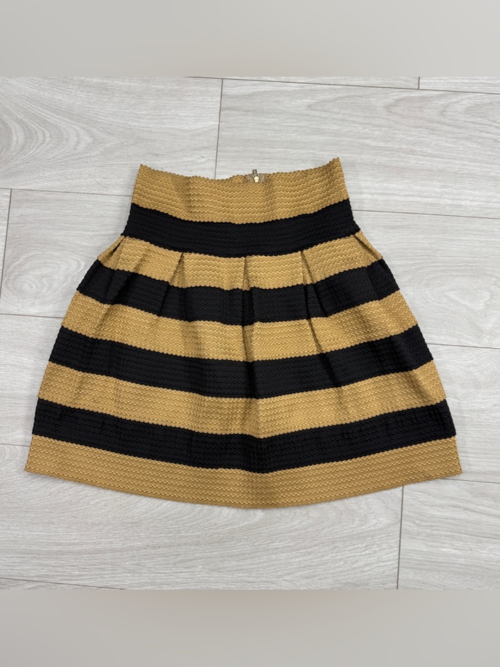 Neslay Designer Black Tan Striped Textured Skater Skirt Size Small